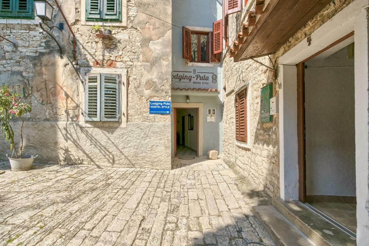Old Town Apartments In City Center Pula Exterior photo
